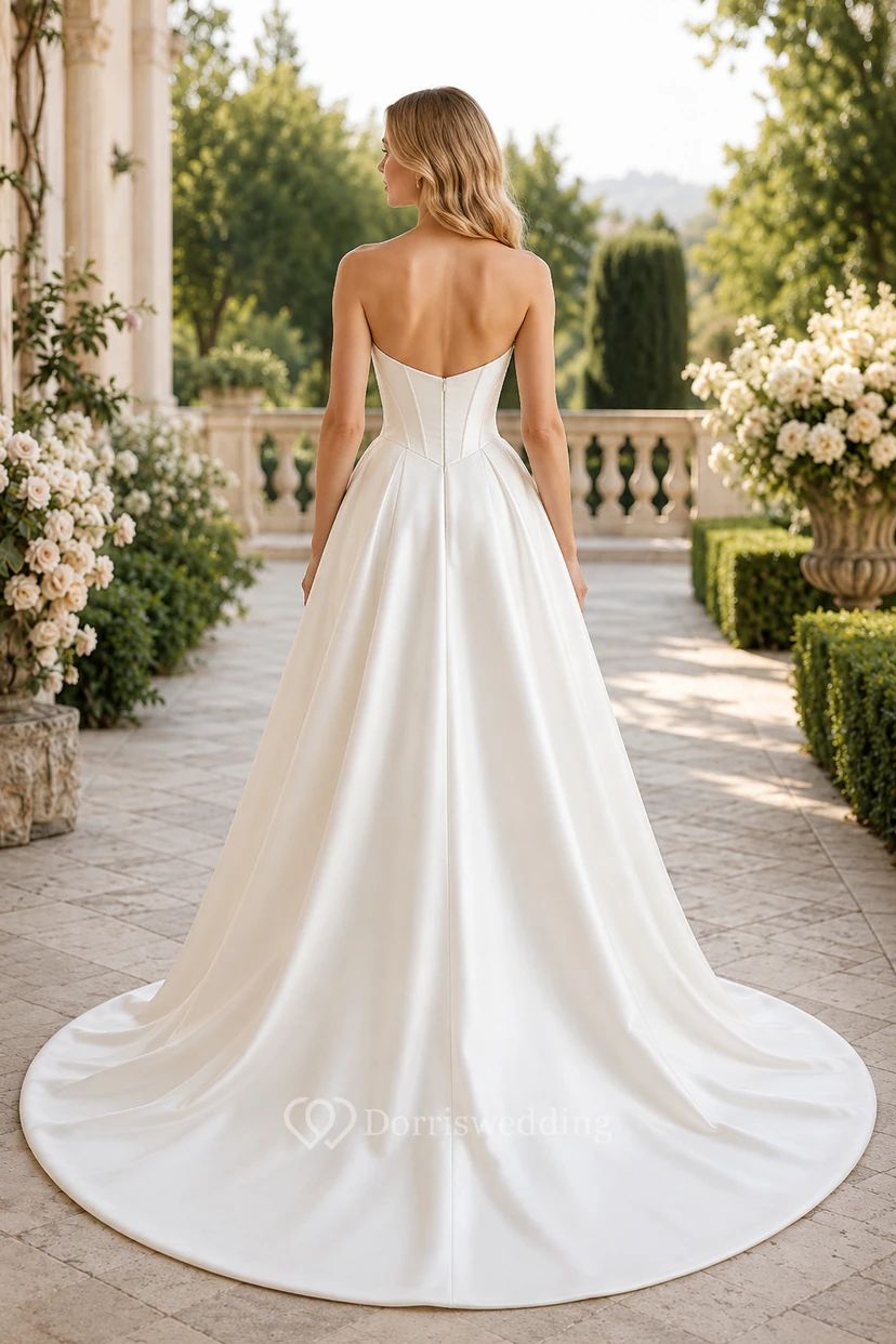 Brautkleid aus Satin, Ballkleid, trägerlos, Herzausschnitt, Schleppe view 2