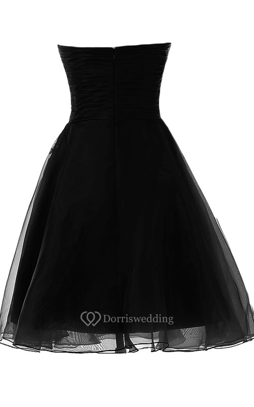 Robe de mariée bustier trapèze avec applications de dentelle view 11