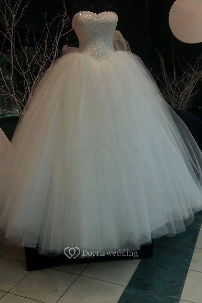 Glamorous Sweetheart Pearls Ball Gown Wedding Dress Tulle With Lace