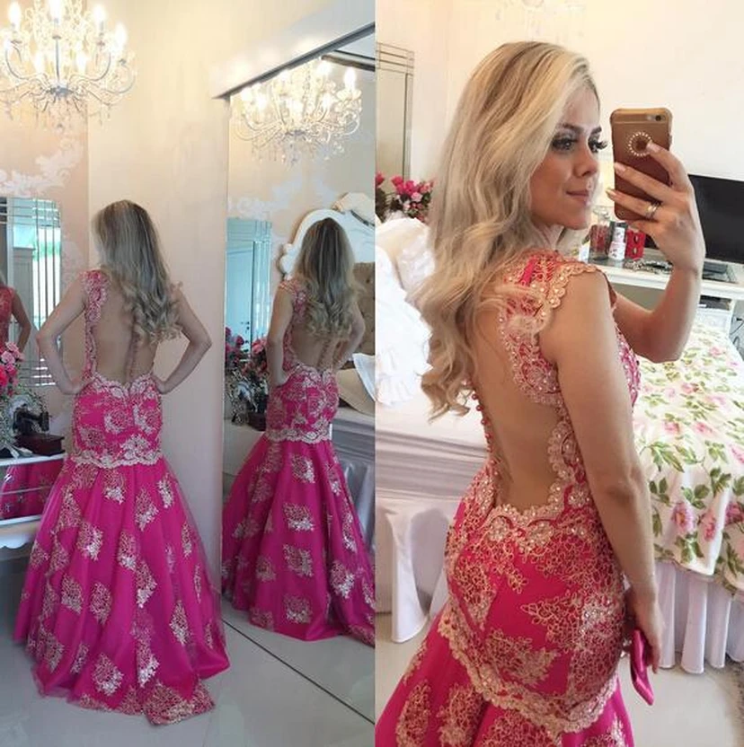 Robe de bal sirène fuchsia à traîne, ornée d'appliqués de dentelle chic et de sequins. view 3
