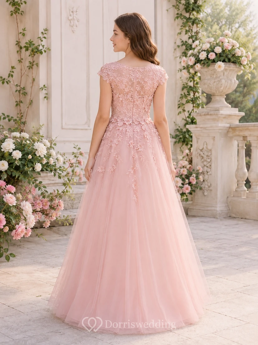 Vestido de dama de honor juvenil rosa ruborizado, corte en A, manga corta, aplique floral de tul con pétalos, estilo romántico. view 2