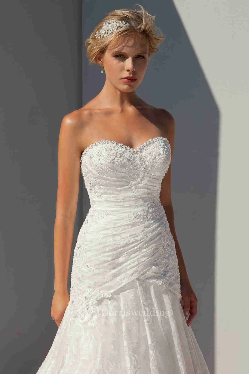 Floor-Length Sleeveless Appliqued Sweetheart Lace Wedding Dress With Ruching And Beading view 3