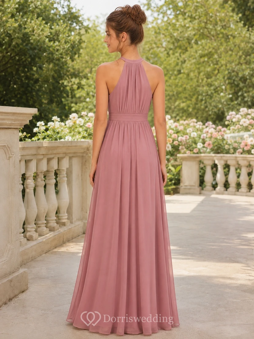 Vestido de dama de honor juvenil color rosa empolvado, corte en A, escote halter, sin mangas. view 2