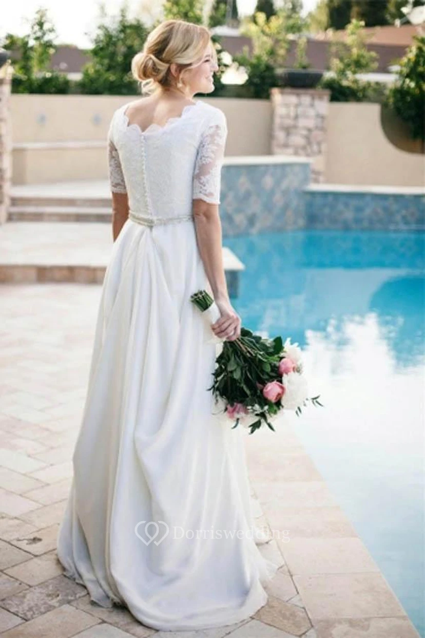 Brautkleid in A-Linie mit Spitze, Perlenstickerei und elfenbeinfarbenen Halbärmeln view 2