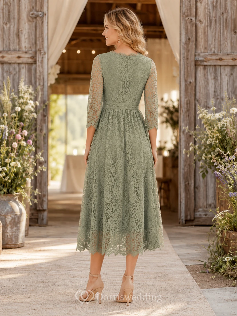 Salbeigrünes A-Linien-Midikleid mit V-Ausschnitt, Dreiviertelärmeln und Spitze view 2