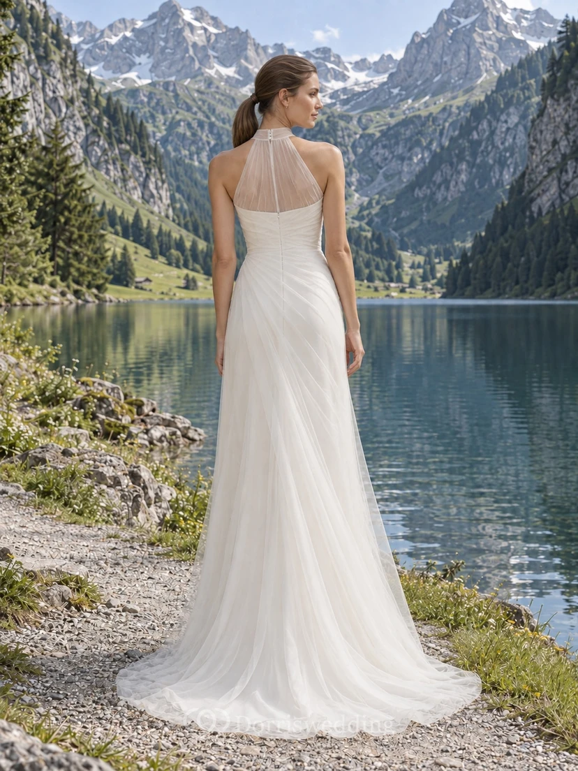 Vestido de novia sencillo de cuello alto, tul y satén, sin mangas, corte en A, espalda con efecto ilusión, largo hasta el suelo. view 2