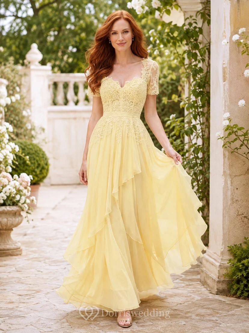 Robe d'invitée de jardin jaune à fleurs en mousseline de soie à manches courtes et coupe trapèze, manches courtes, en dentelle florale.