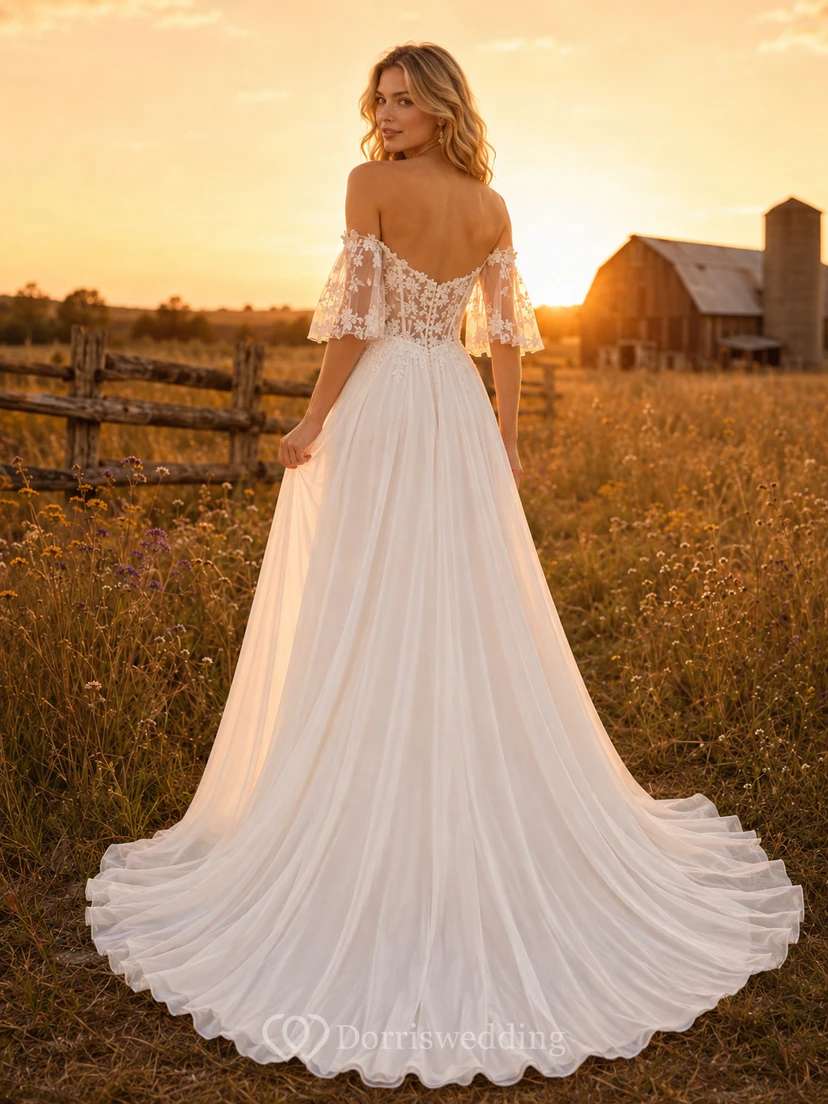 Robe de mariée champêtre en tulle, coupe trapèze, épaules dénudées, manches bouffantes, traîne chapelle, dos corset lacé view 2
