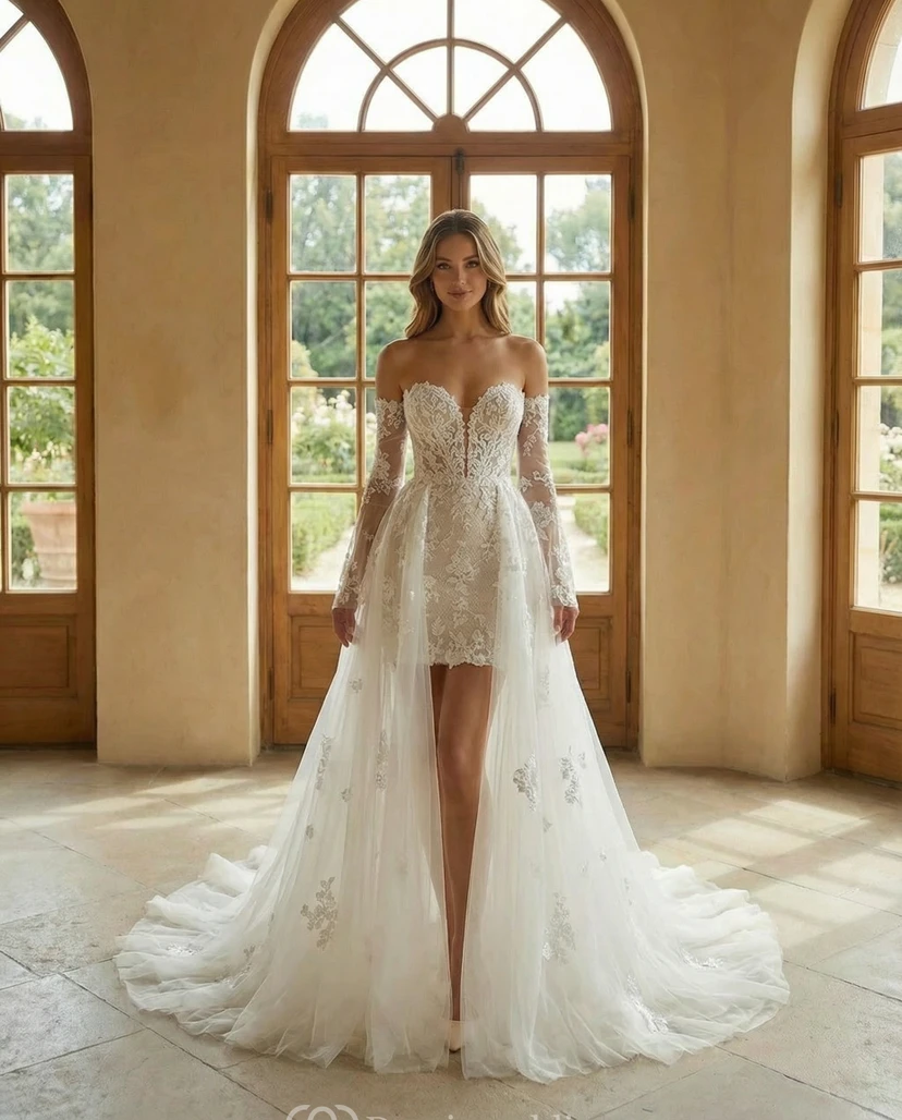 Robe de mariée mini en dentelle à épaules dénudées avec surjupe en tulle amovible et manches longues