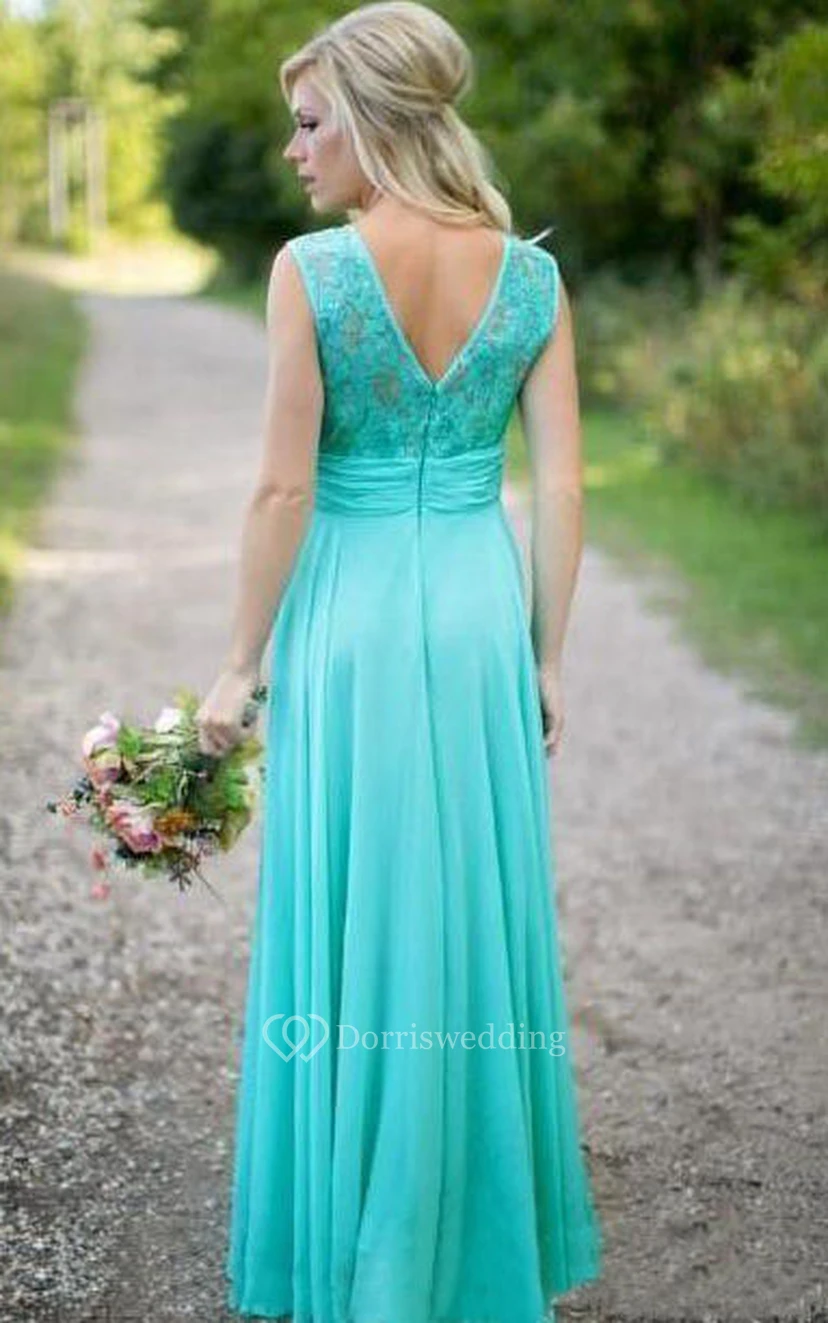 Robe en mousseline et dentelle à décolleté plongeant et dos nu en V drapé, style évasé view 2