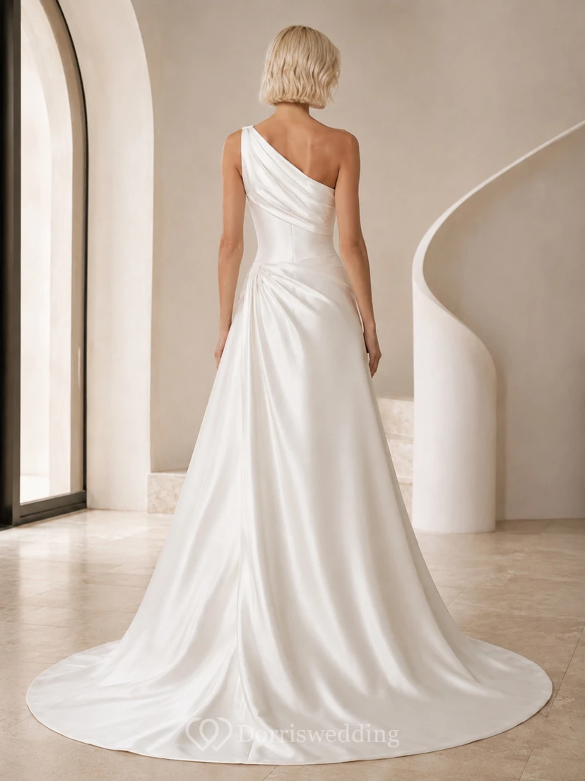 Modernes, ärmelloses A-Linien-Brautkleid aus Satin mit One-Shoulder-Schnitt und elegantem Drapé. view 2
