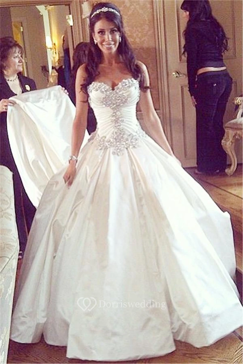 Modern Sweetheart Sleeveless Wedding Dress Spaghetti Strap With Beadings