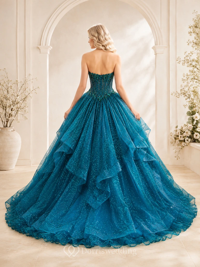 Vestido de quinceañera de lujo sin tirantes con escote corazón y volantes de encaje estilo pavo real view 2