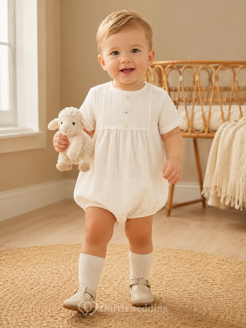 Cremefarbenes, gerafftes Kurzarm-Taufkleid für Jungen