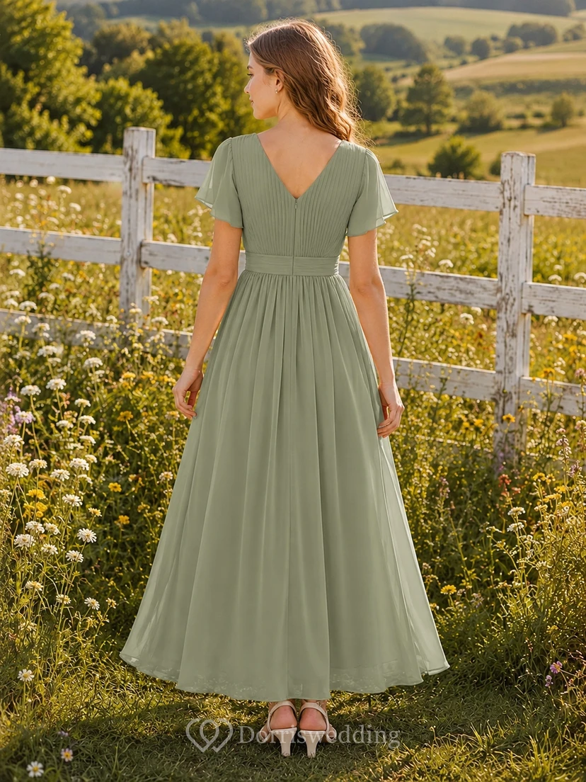 Celadonfarbenes Brautjungfernkleid für junge Mädchen, A-Linie, V-Ausschnitt, kurze Blütenblattärmel, Falten-Details, romantisch view 2