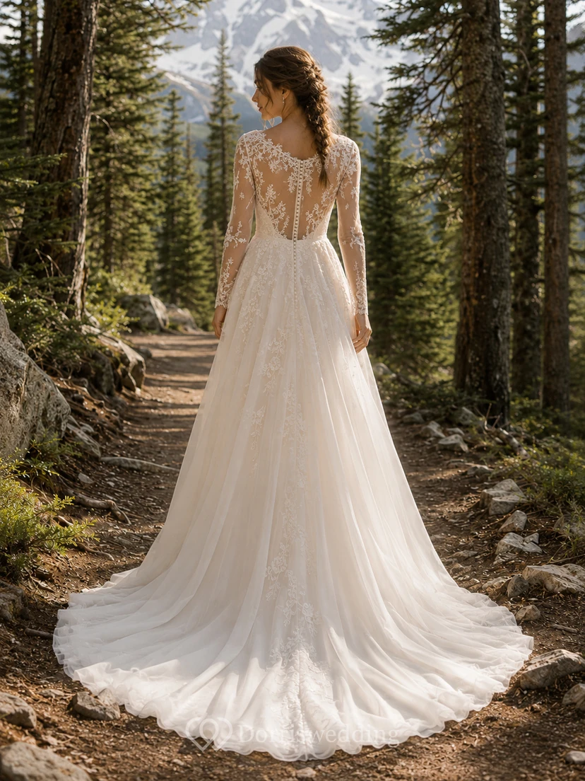Robe de mariée en tulle et dentelle, coupe trapèze, manches longues, col en V, traîne chapelle, style forêt view 2