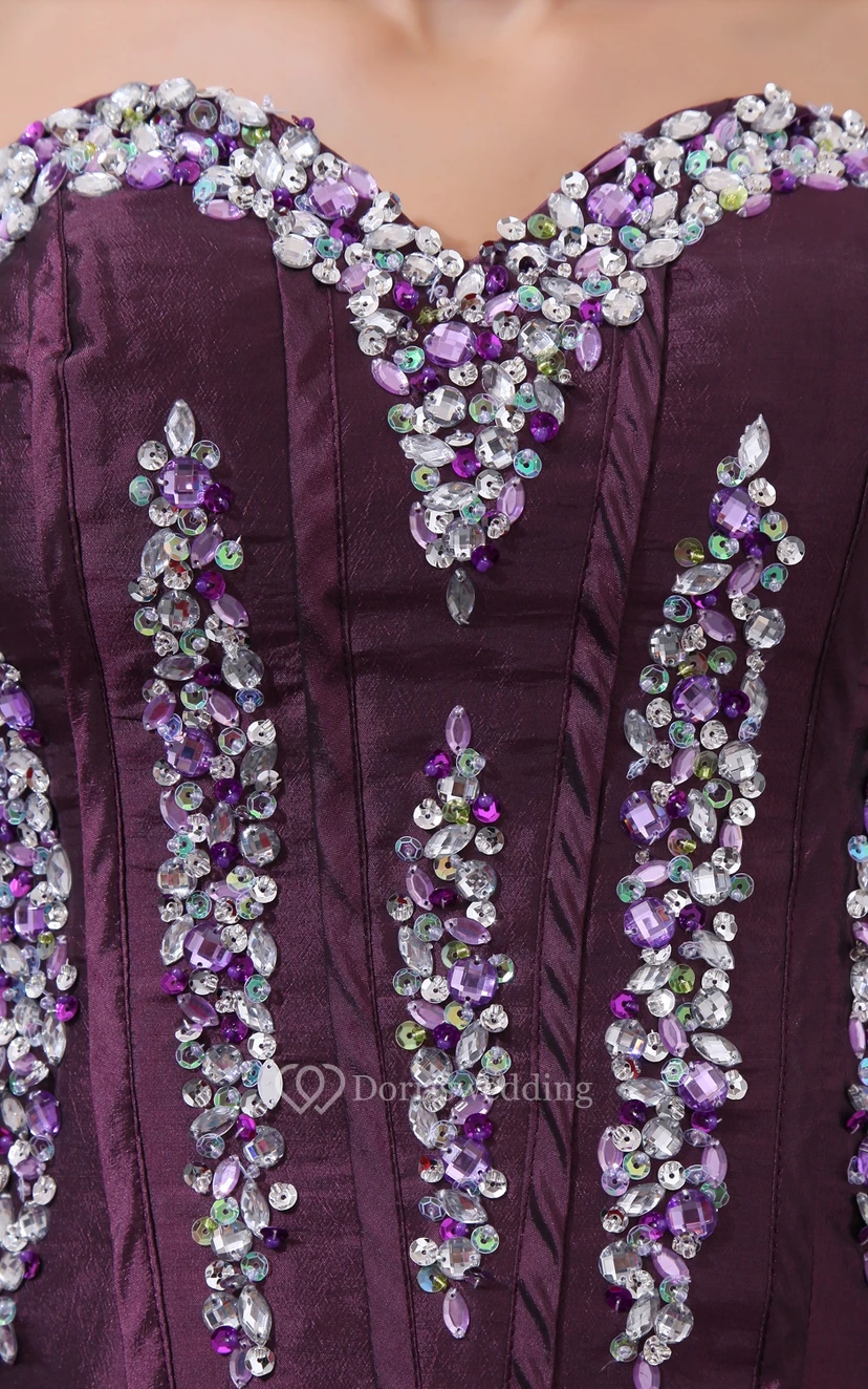 Robe de quinceañera en organza à décolleté cœur, ornée de volants et de perles view 2