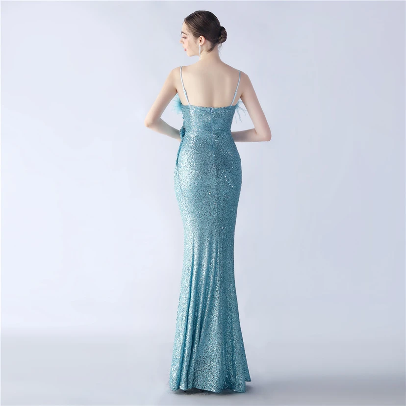 Vestido de noche de alta gama para bodas, con flores y detalles de plumas de avestruz. view 24