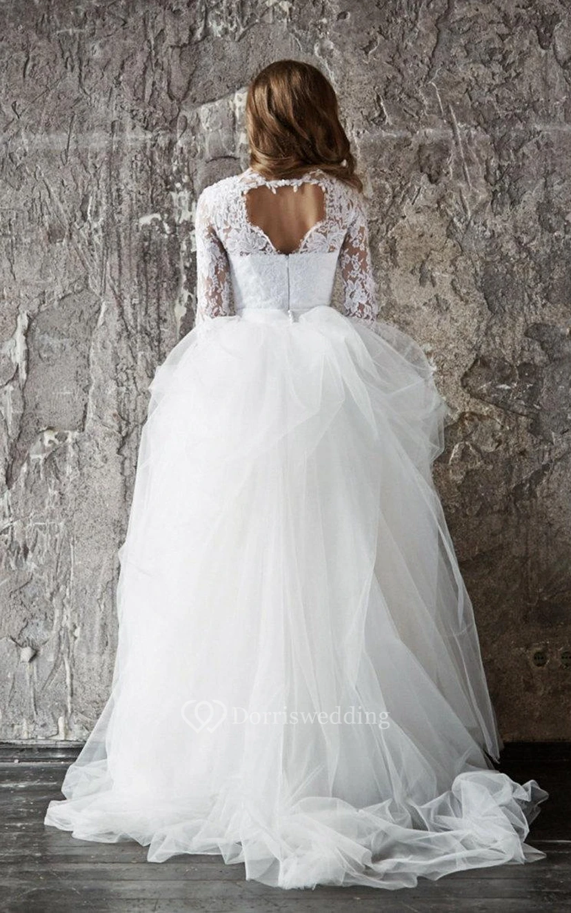 Vestido de novia de encaje con mangas largas de Vera Bridal view 3
