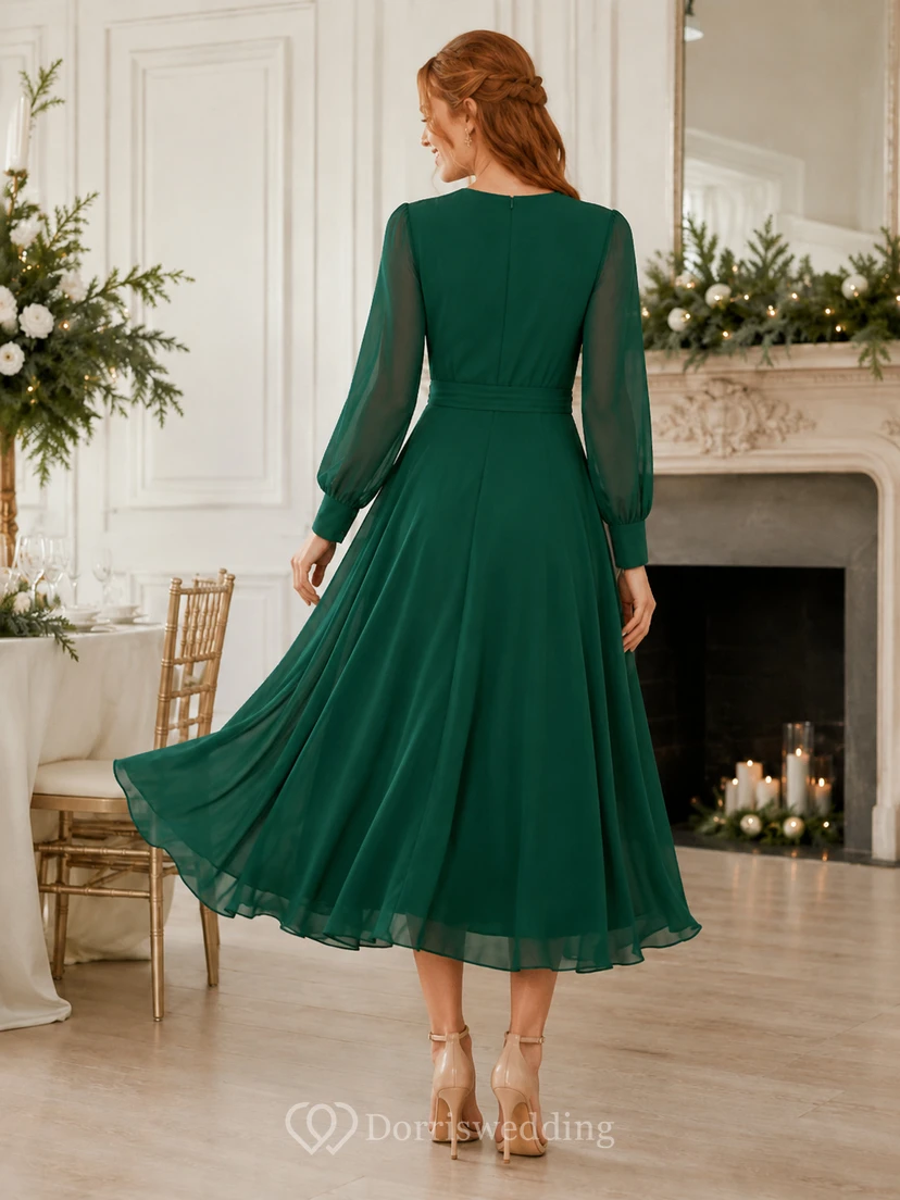 Vestido de invitada asimétrico de gasa verde oscuro con mangas cruzadas y estilo poeta. view 2