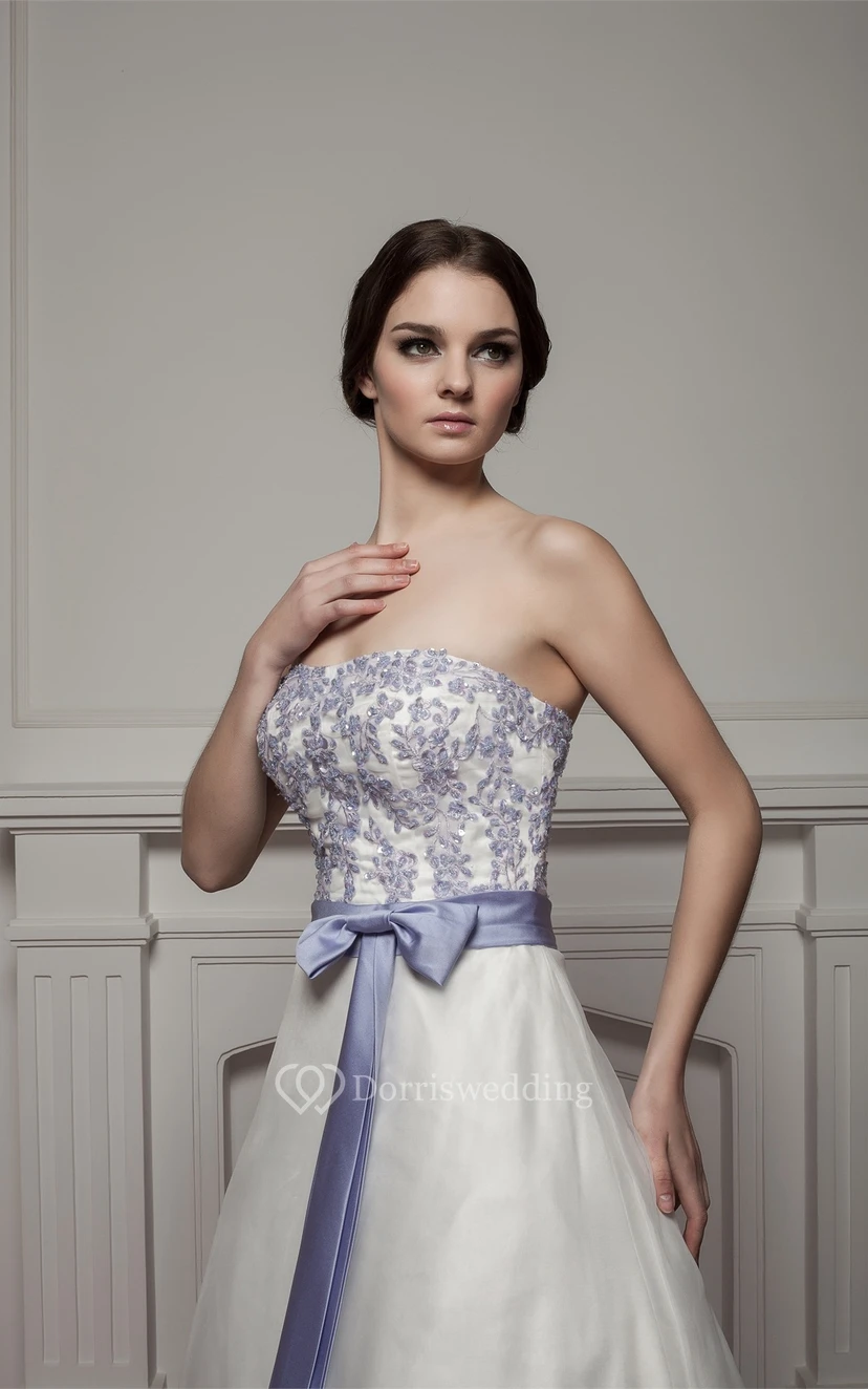 Sweetheart A-Line Appliqued Court Train and Gown With Ribbon view 5