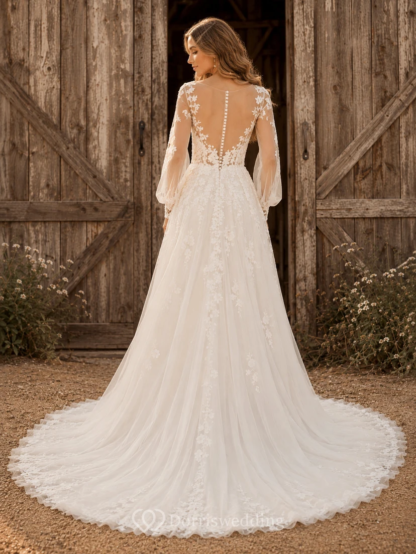Robe de mariée champêtre en dentelle, coupe trapèze, col en V, manches longues, traîne chapelle view 2