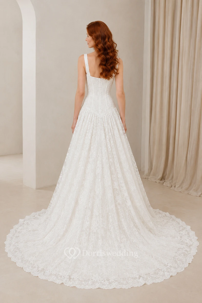 Vestido de novia de corte A con escote cuadrado y encaje, cola de capilla. view 2