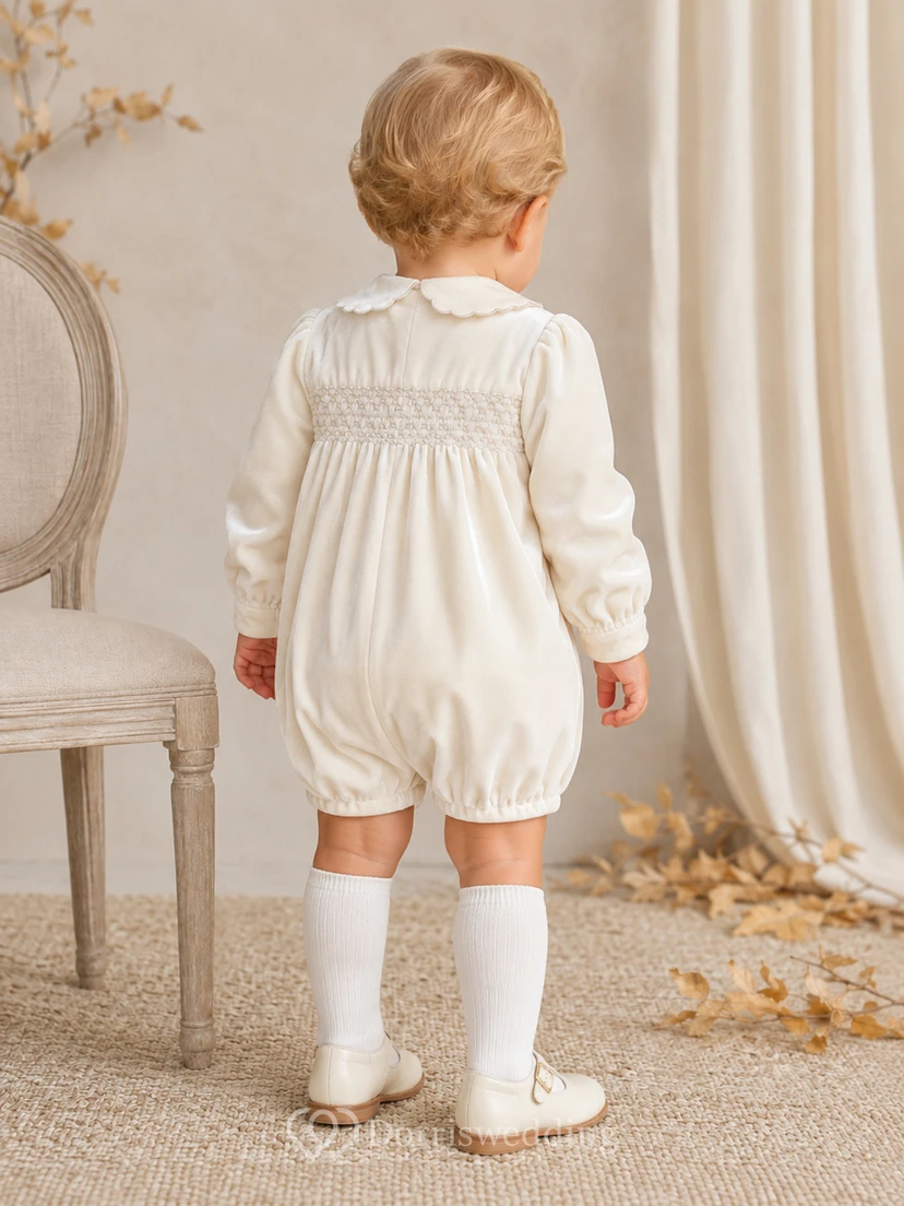 Romantischer elfenbeinfarbener, langärmeliger, geraffter Samt-Baby-Tauf-Strampler view 2