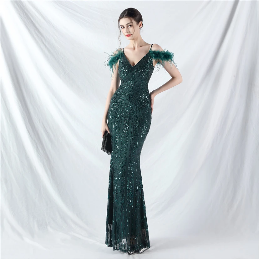 Robe de soirée haut de gamme ornée de perles florales et de plumes d'autruche. view 44