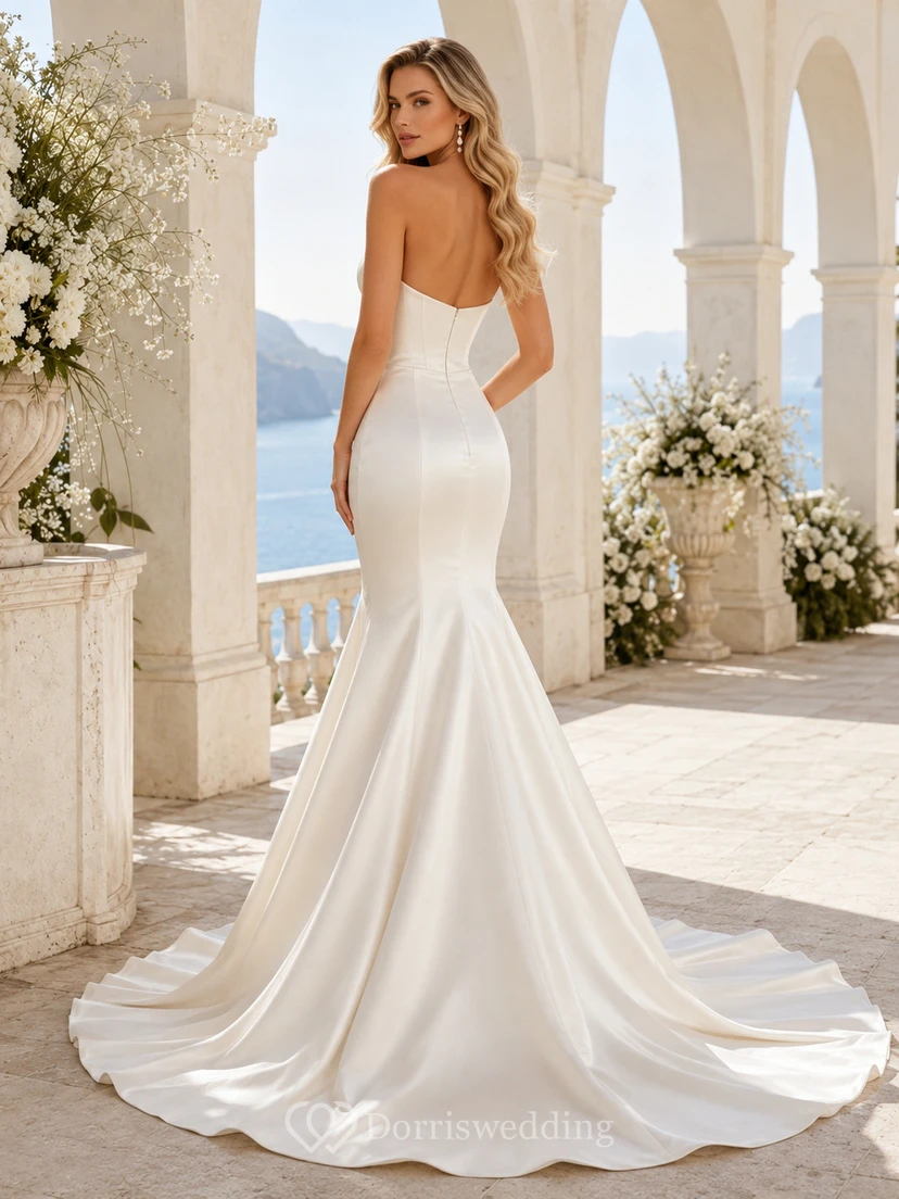 Brautkleid aus Satin im Meerjungfrauenstil, trägerlos, mit Kapellenschleppe und offenem Rückenschlitz view 2