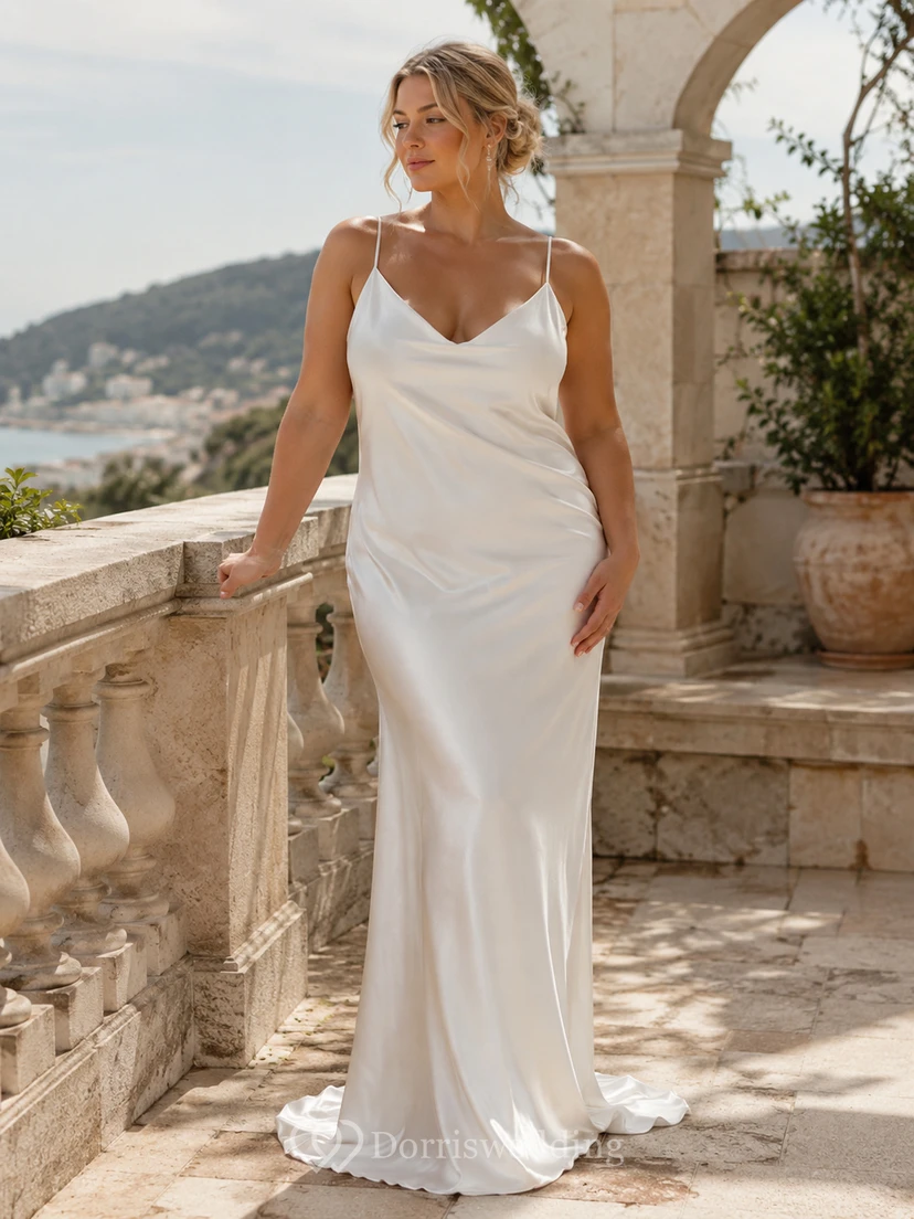 Robe de mariée minimaliste en satin, nuisette et dos nu drapé. view 4