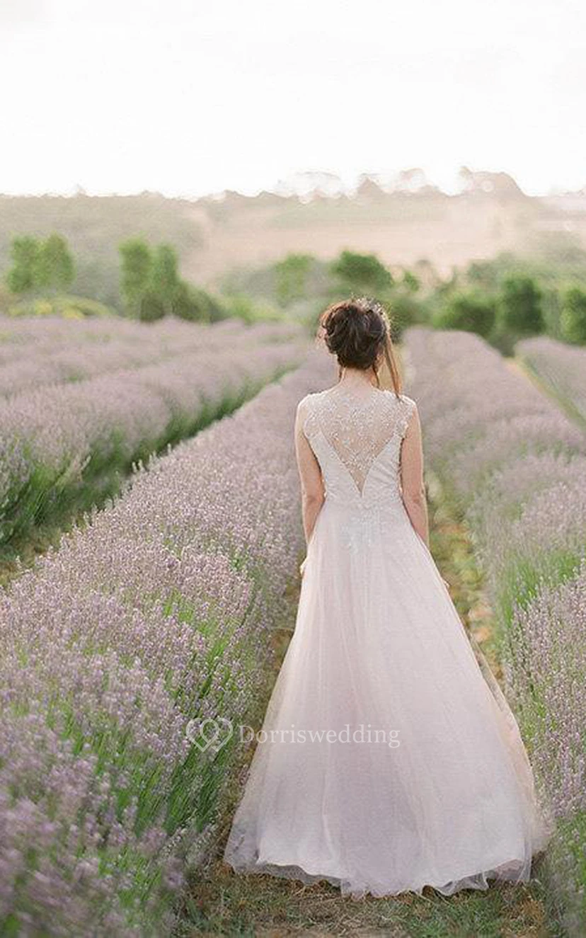 Robe en tulle sans manches, coupe trapèze, col rond, dos illusion et perles view 3