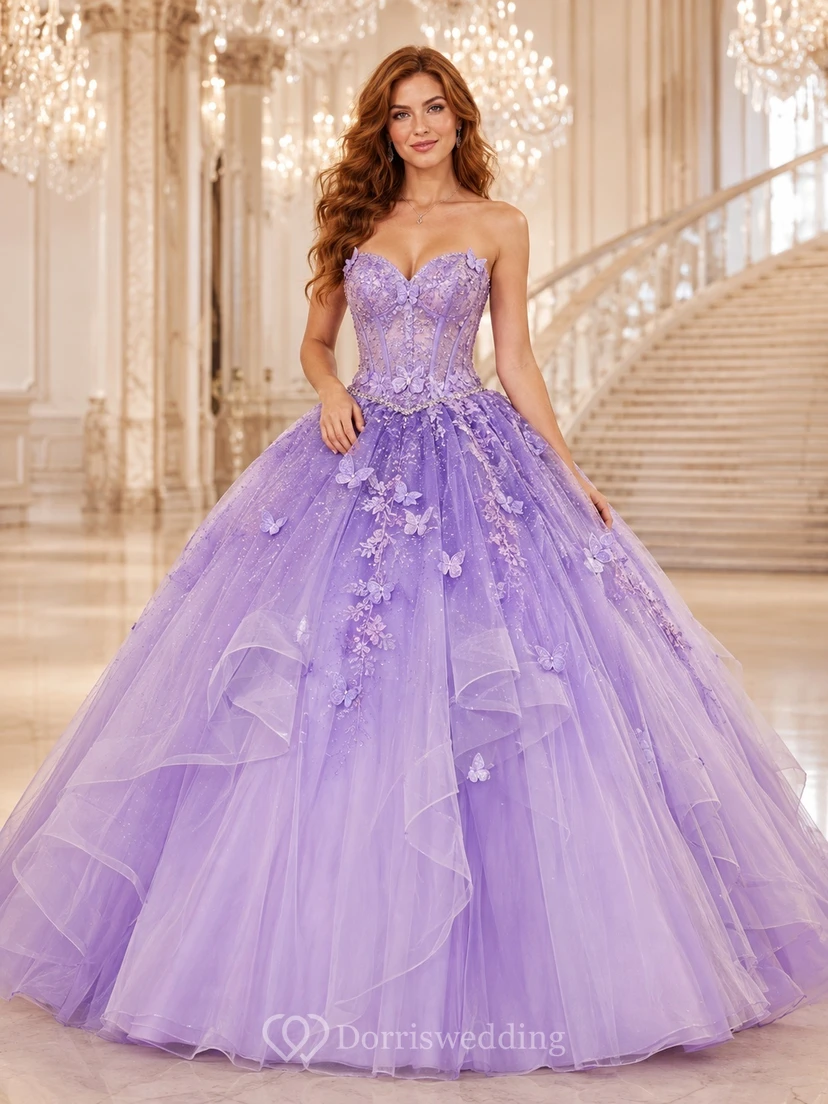 Lavendelfarbenes, trägerloses, romantisches Ballkleid aus Tüll mit Rüschen und floralem Muster für Quinceañera