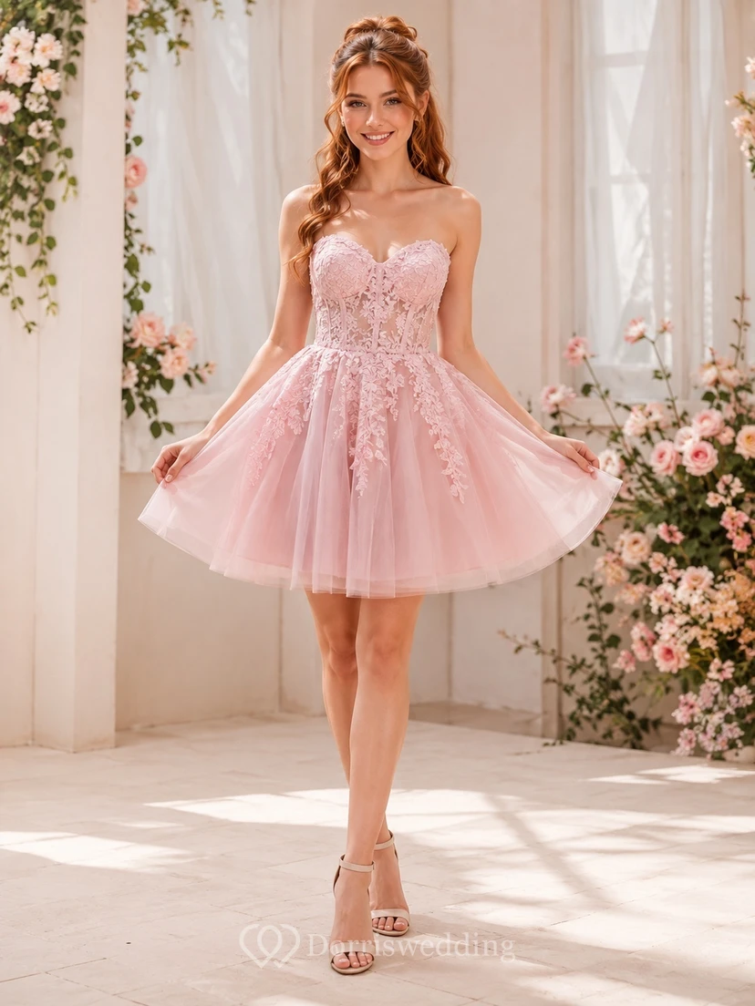 Rosafarbenes, ärmelloses, kurzes, romantisches Partykleid aus Tüll in A-Linie mit herzförmigem Dekolleté und floralen Applikationen