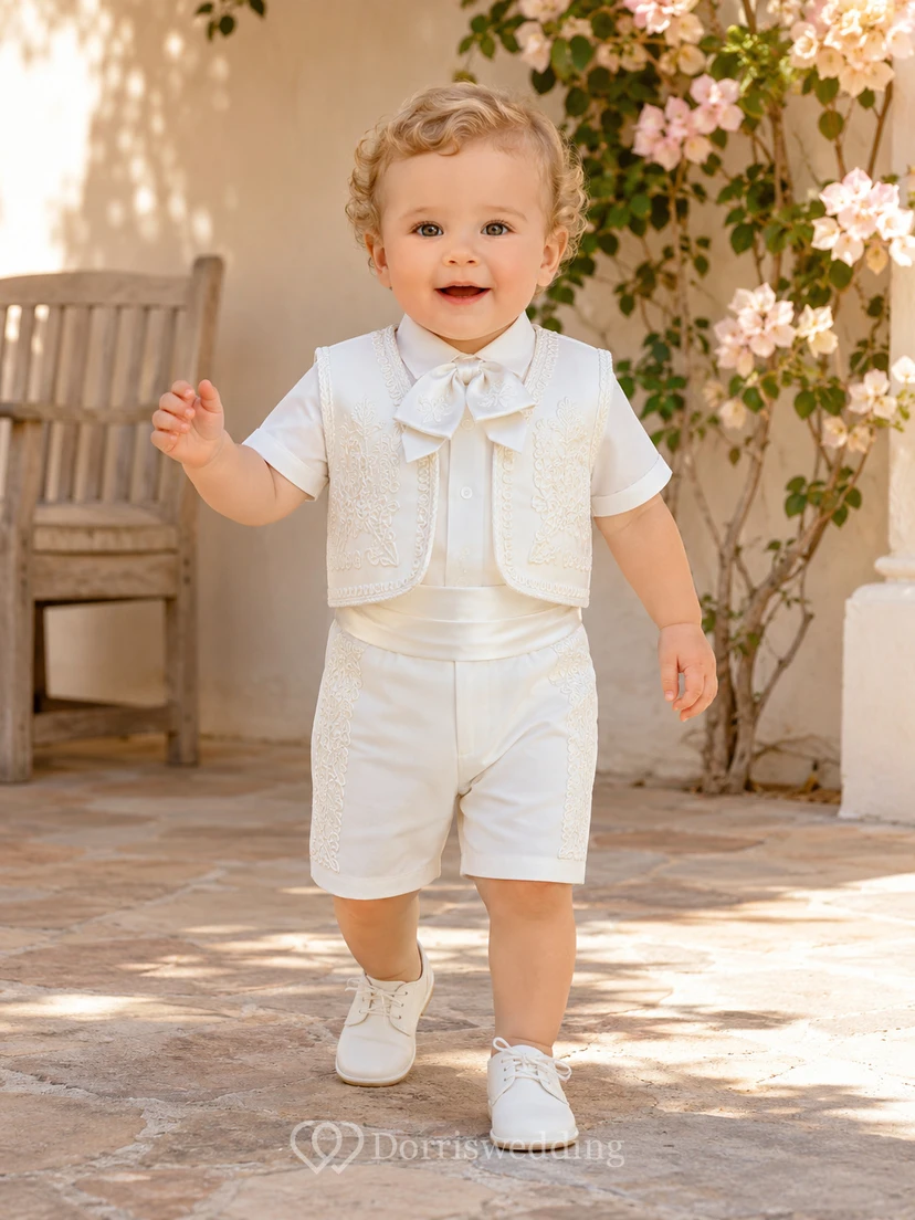 Eleganter elfenbeinfarbener, kurzärmeliger, bestickter Charro Bautizo Baby-Shorts-Anzug