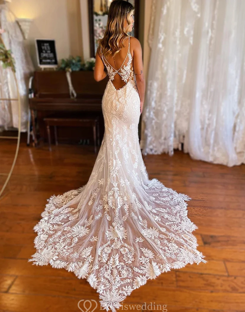 Enchanting Plunging Lace Mermaid Wedding Dress view 4