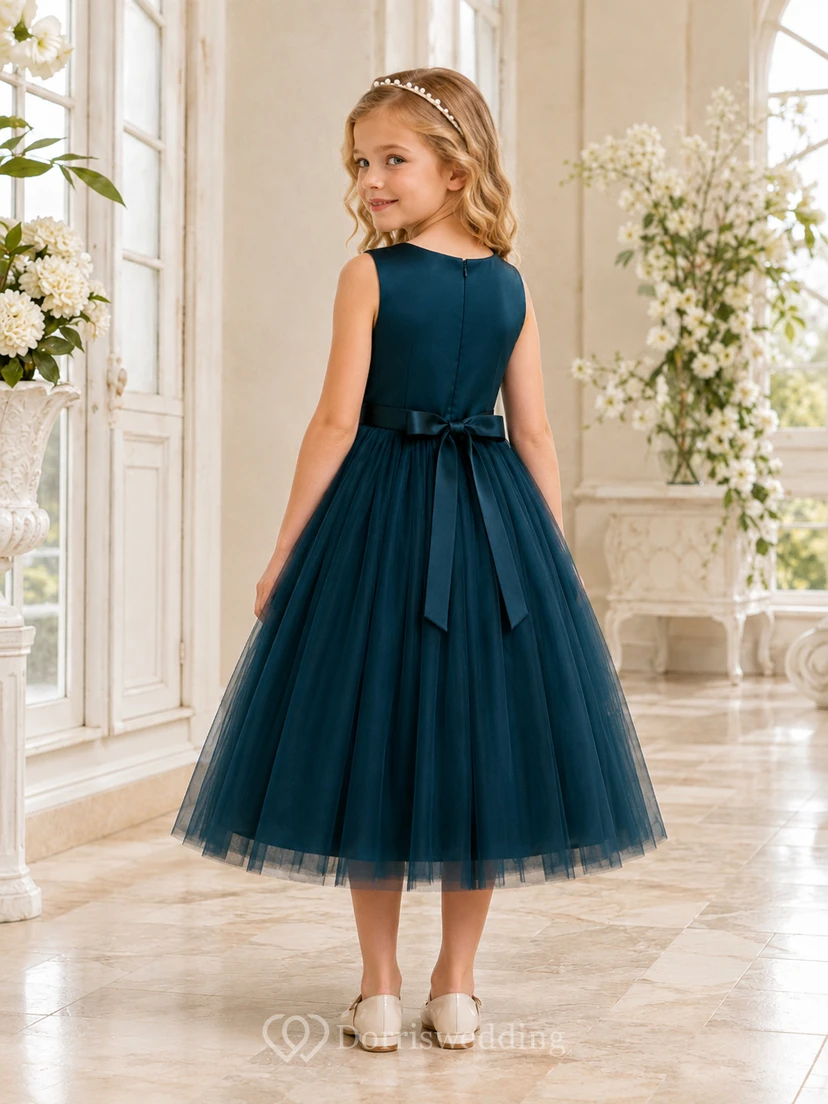 Robe de demoiselle d'honneur bleu turquoise en tulle, coupe trapèze, sans manches, avec nœud et appliques florales view 2