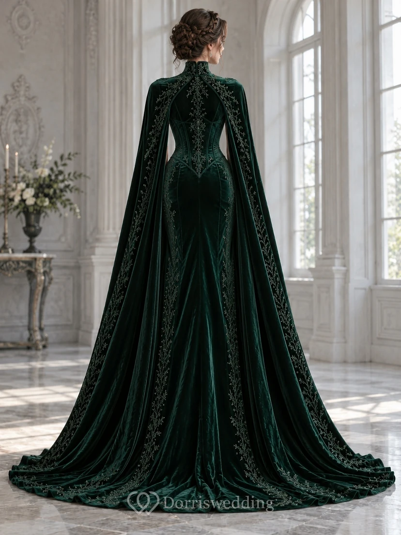 Robe de soirée gothique en velours vert à col montant, corset et cape, style cape. view 2