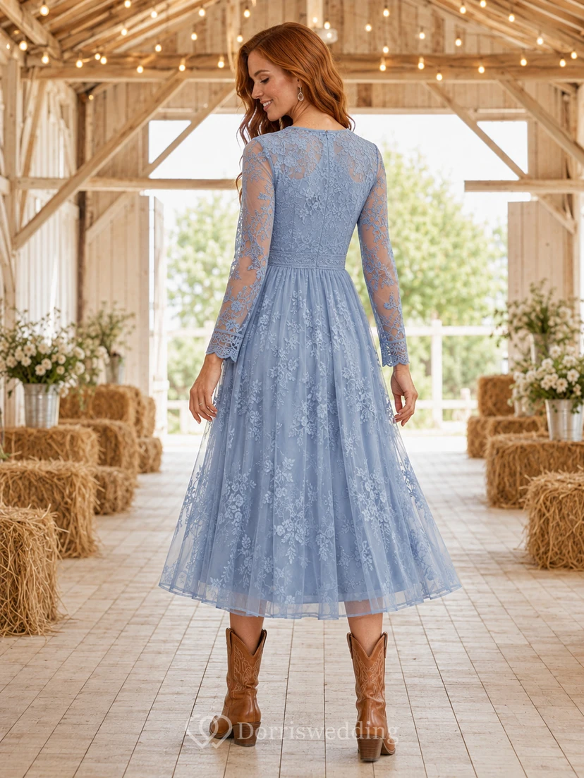 Staubblaues, langärmeliges Midikleid aus Spitze im Landhausstil für Empfänge view 2