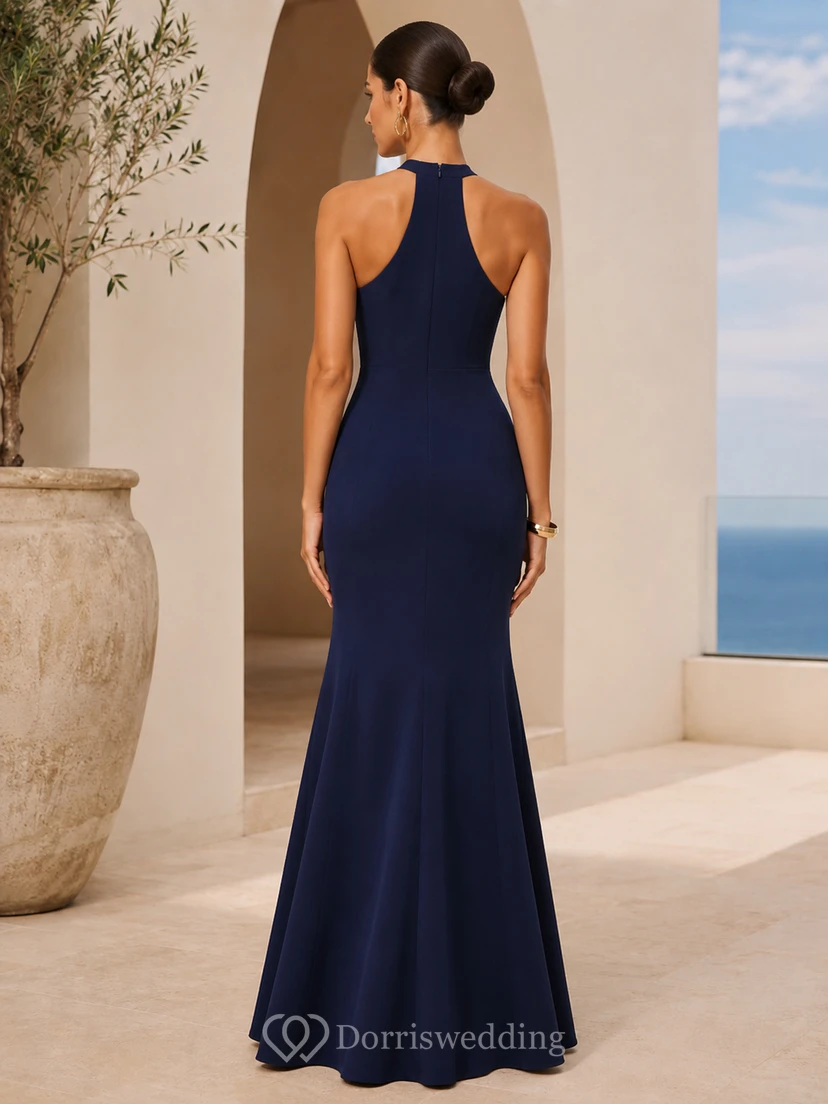 Robe de soirée sirène à col halter, sans manches et fronces, longueur au sol view 2