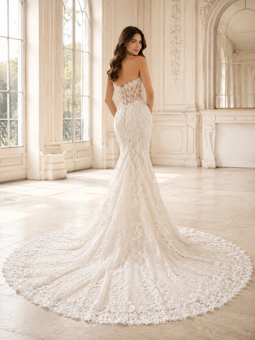 Robe de mariée sirène bustier en dentelle royale, décolleté cœur, traîne chapelle, ornée d'appliques, style jardin. view 2