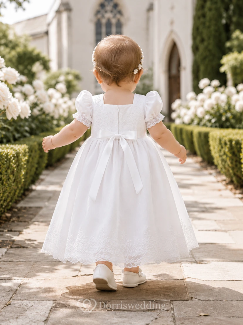 Klassisches Taufkleid für Babys, A-Linie, Teelänge, eckiger Ausschnitt, Puffärmel, Satin, Tüll, Knopfleiste am Rücken view 2