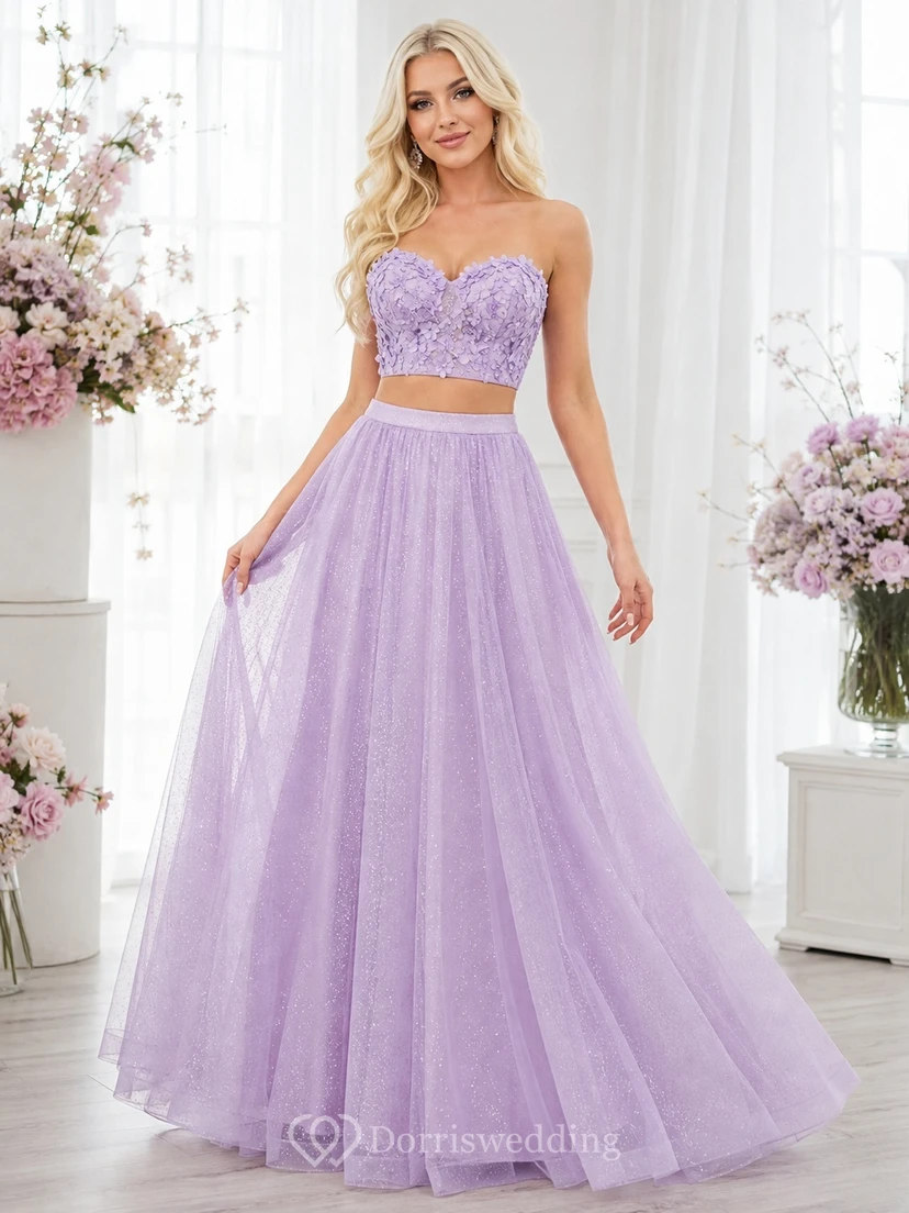 Robe de bal deux pièces en tulle lavande à décolleté cœur et perles, longueur au sol