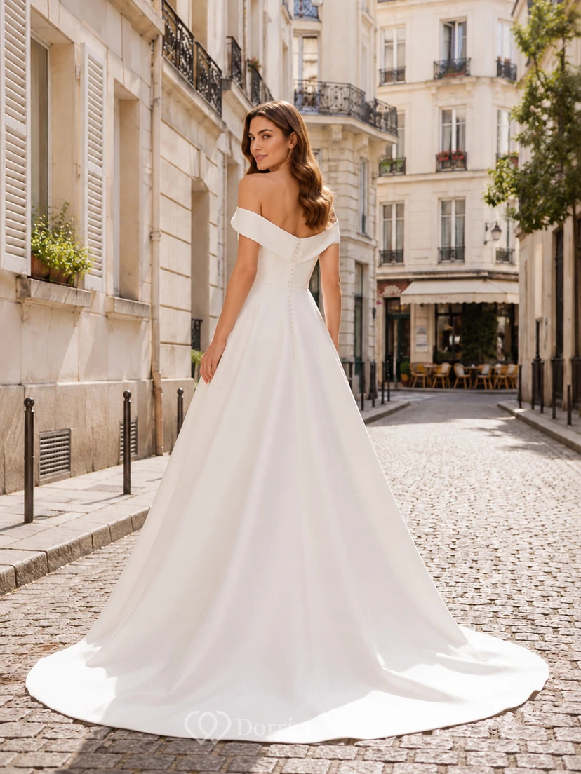 Robe de mariée en satin et mousseline, coupe trapèze, épaules dénudées, traîne courte view 2