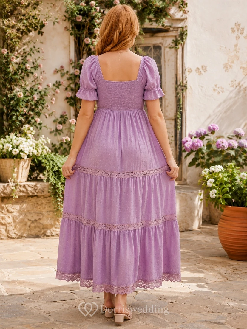 Vestido de maternidad de gasa color lavanda con escote cuadrado y mangas abullonadas. view 2