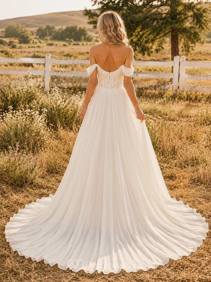 Vestido de novia de tul y encaje campestre, corte en A, escote en V, sin mangas, cola de capilla, espalda baja en V. view 2