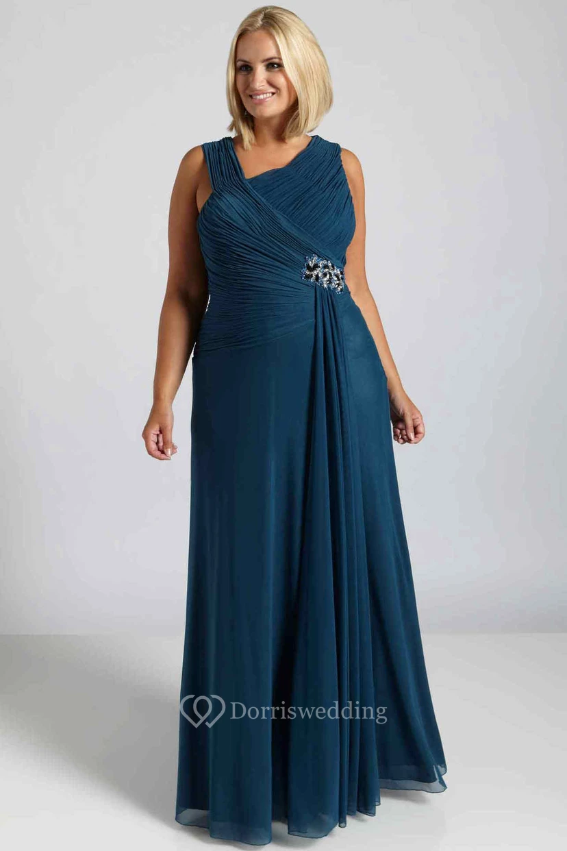 Sleeveless Long V-Neck Ruched Chiffon Plus Size Prom Dress With Broach