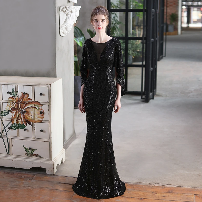 Robe de soirée élégante à paillettes, style sirène, ailes d'ange, idéale pour un banquet ou une réunion. Mannequin automobile. Robe de soirée d'été. view 21