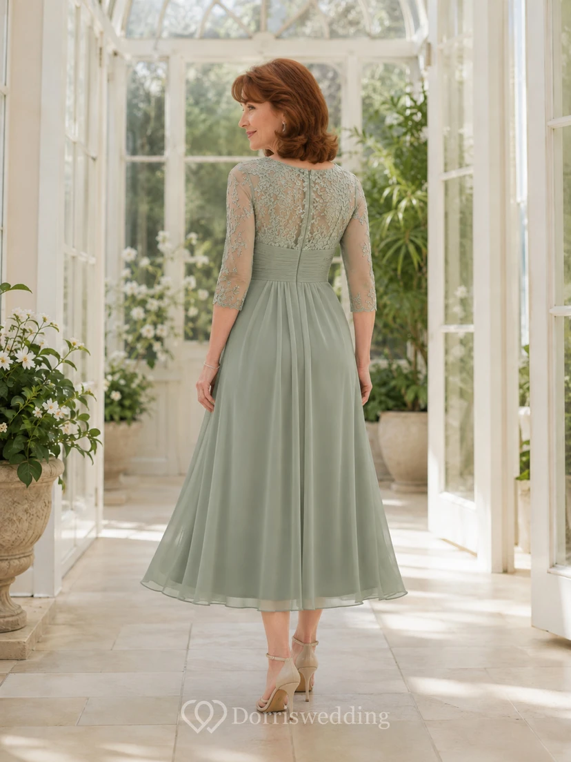 Romantisches, elegantes Mutterkleid aus Spitze in zartem Salbeigrün mit Illusion-Ausschnitt, Dreiviertelärmeln, A-Linien-Schnitt und Chiffon-Teelänge view 2