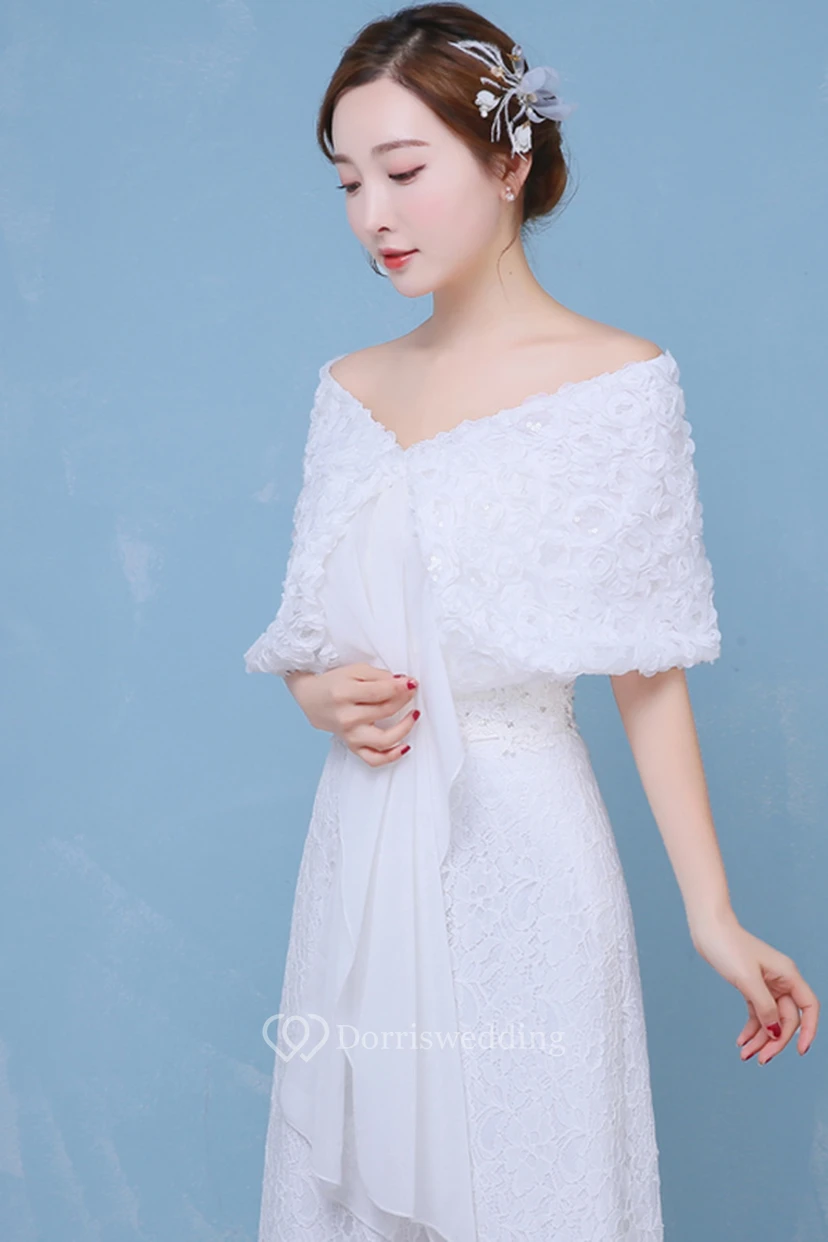 Neues dreidimensionales Chiffon-Schulterteil mit Rosenpailletten und weißem Schal view 3